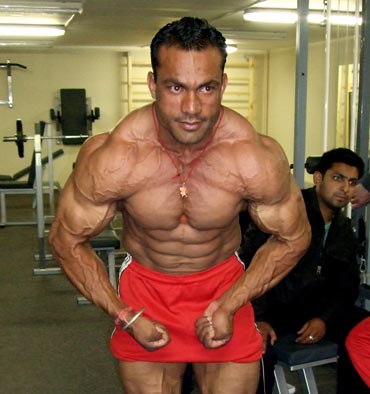 http://www.fitnes.lv/news/foto2/2010_India_atlet_1m_363.jpg