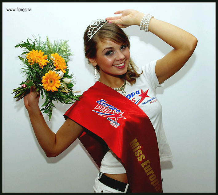 http://www.fitnes.lv/news/foto2/Miss_Europa_+_254.jpg