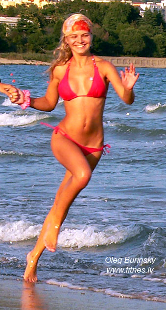 http://www.fitnes.lv/news/foto2/Oleg_Burinsky_photo_bikini_girl.jpg