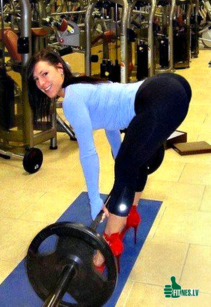 http://www.fitnes.lv/news/foto3/muscle_woman-89403.jpg